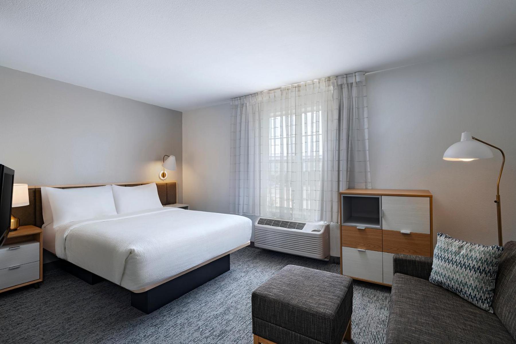 Towneplace Suites By Marriott Колидж Стейшън Екстериор снимка