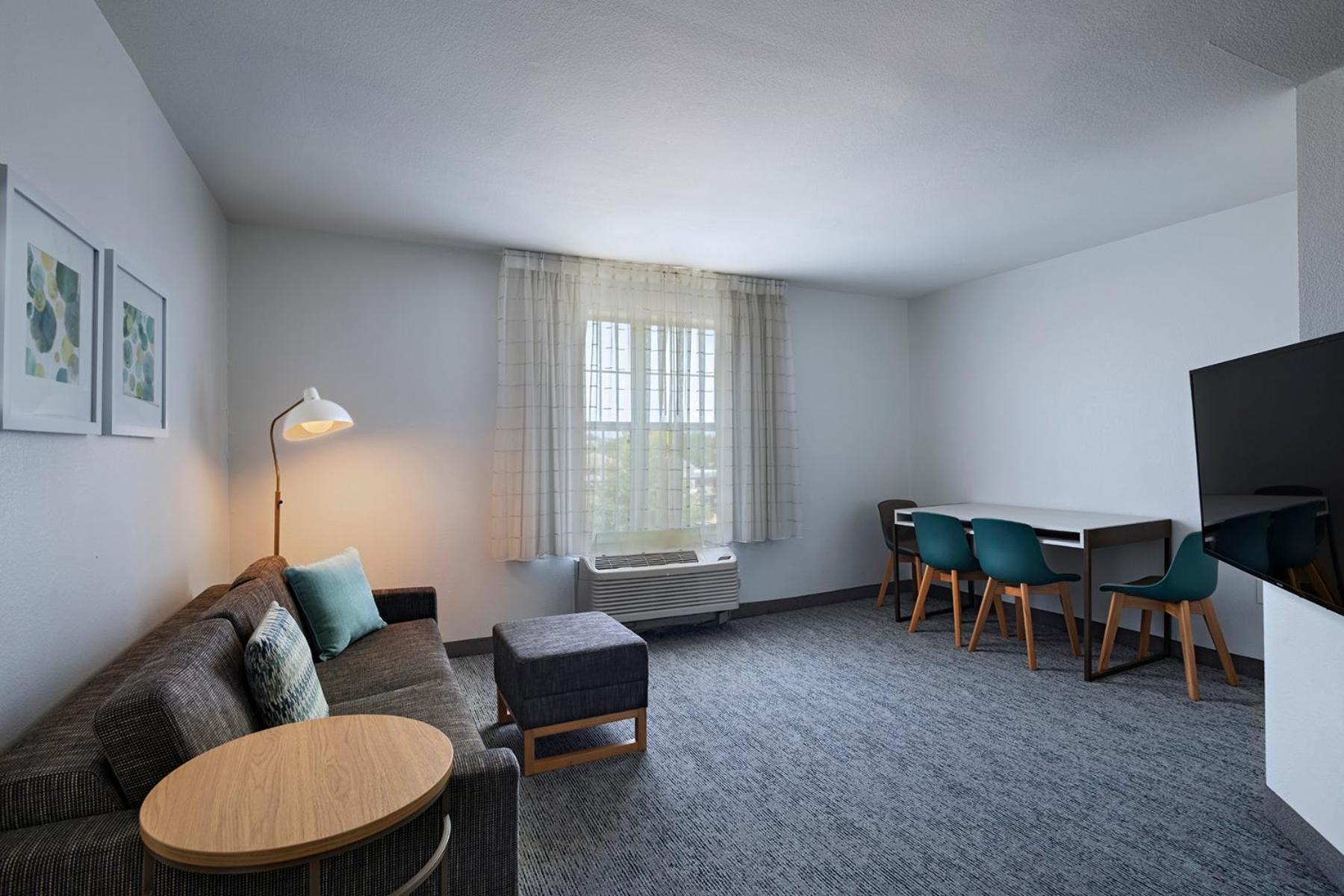 Towneplace Suites By Marriott Колидж Стейшън Екстериор снимка