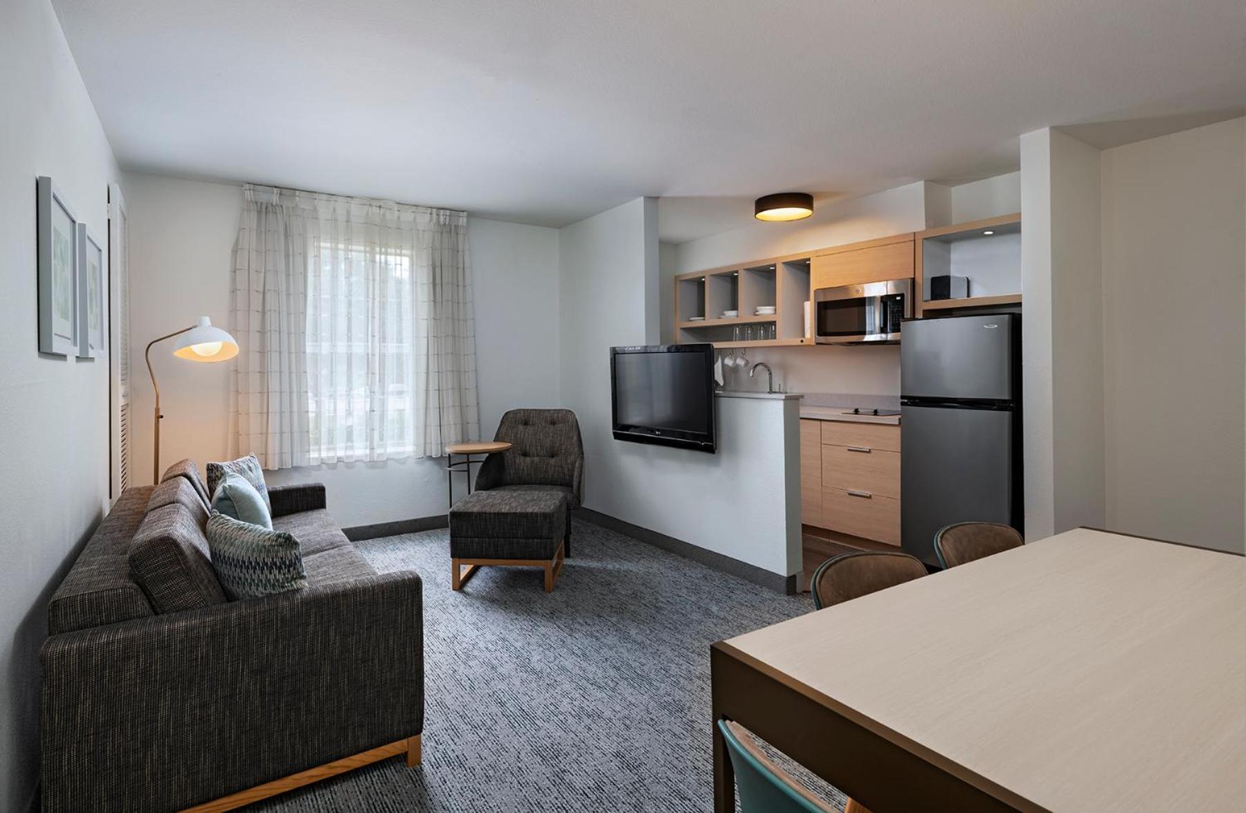 Towneplace Suites By Marriott Колидж Стейшън Екстериор снимка