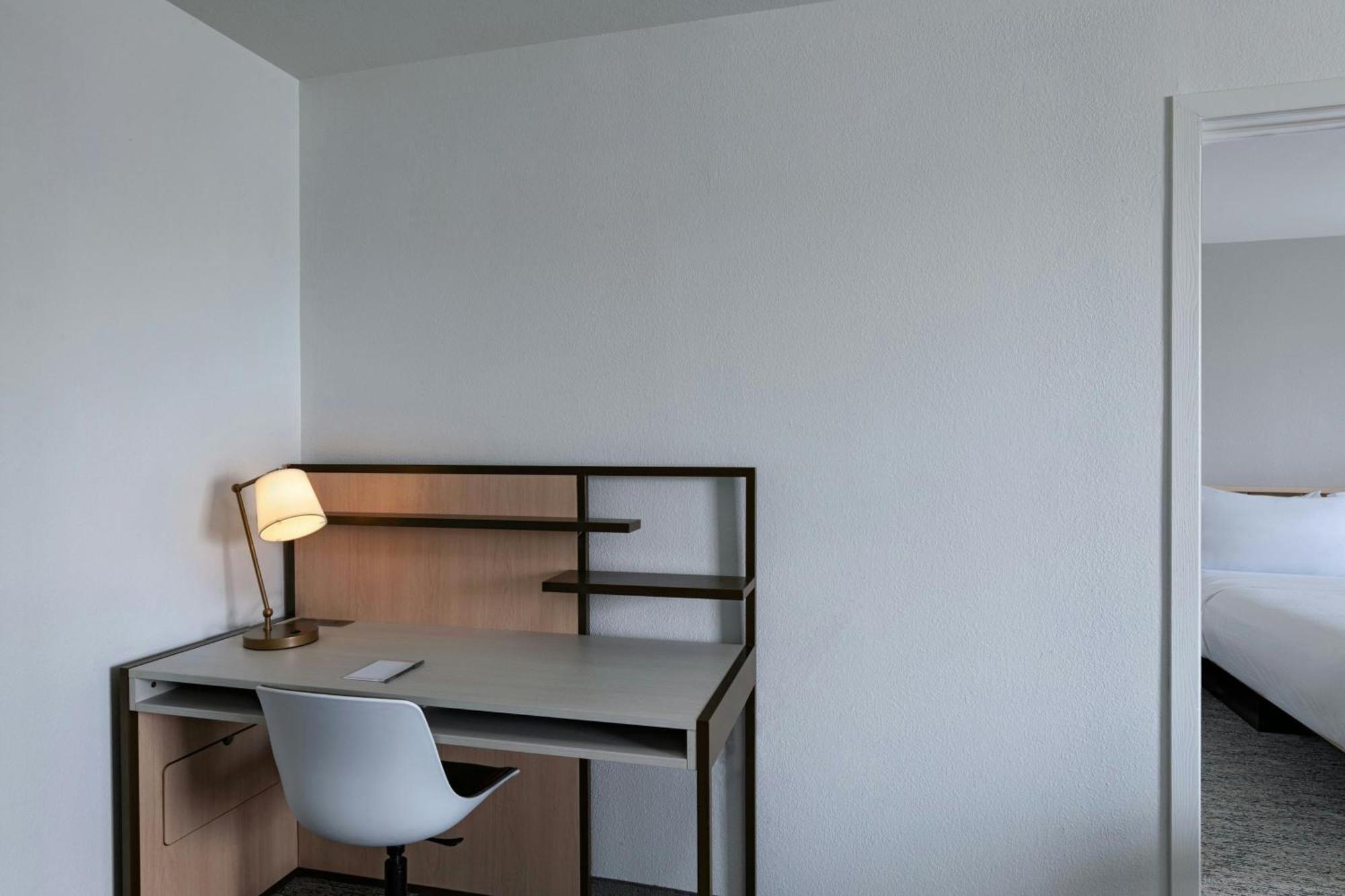 Towneplace Suites By Marriott Колидж Стейшън Екстериор снимка