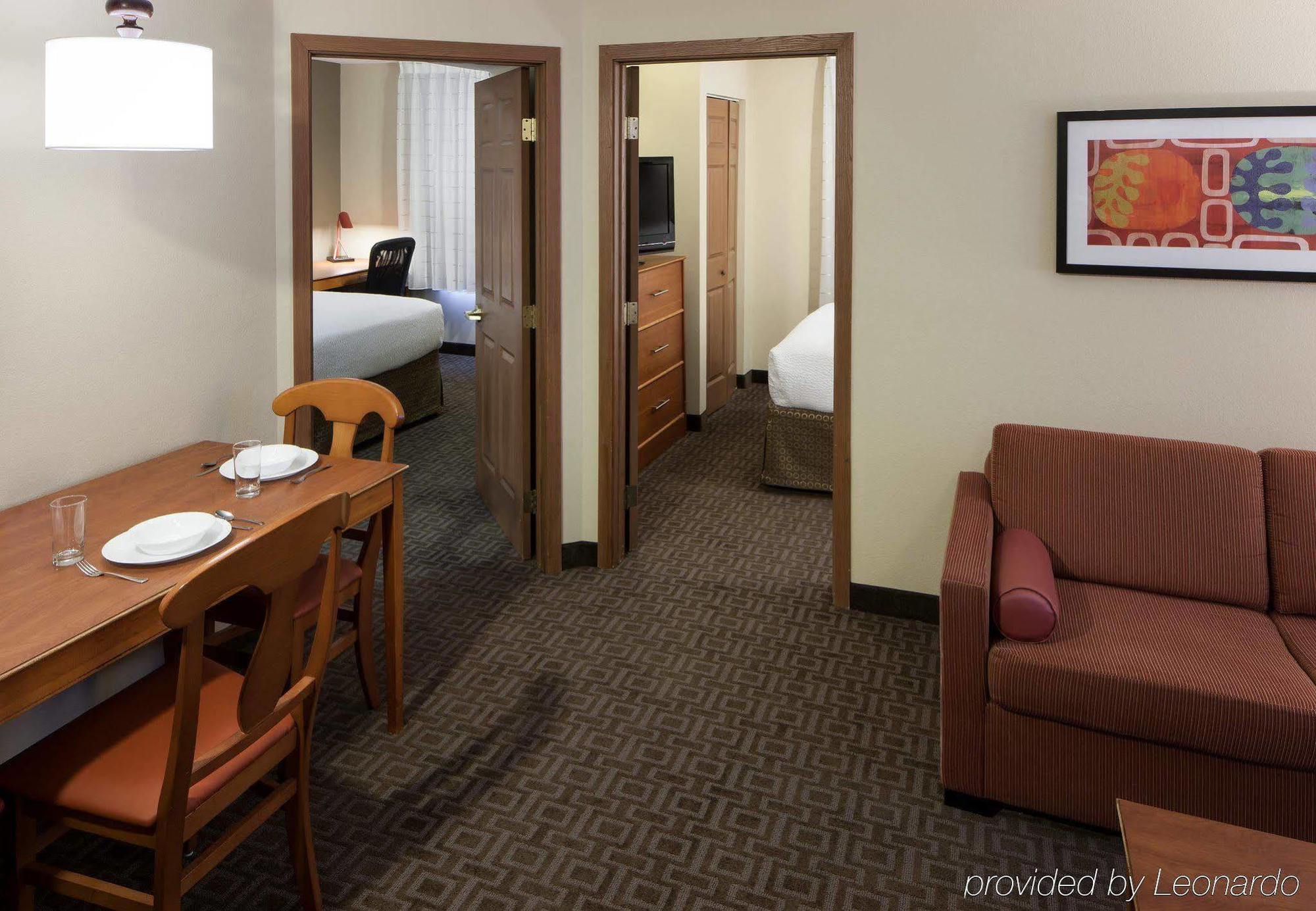 Towneplace Suites By Marriott Колидж Стейшън Екстериор снимка